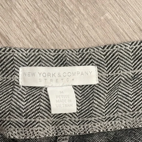 NEW YORK & CO Black/White Pull-On Dress Pants-M - Picture 8 of 10